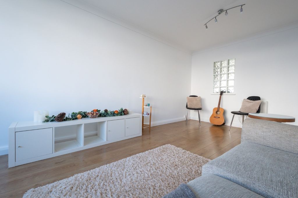 Property photo 2 of 20 3059755