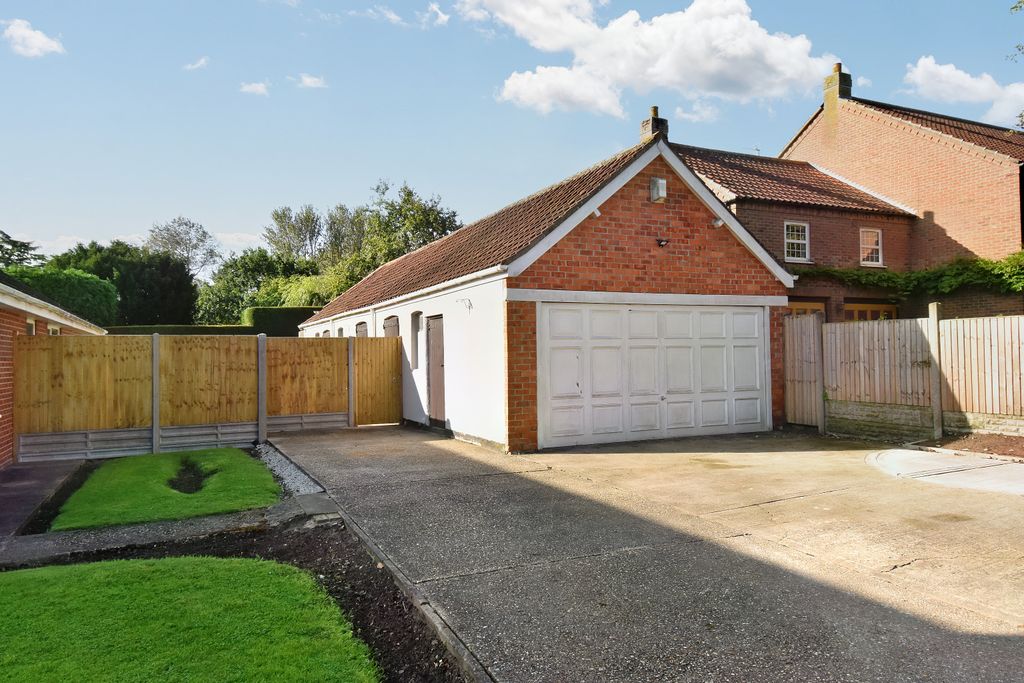 Property photo 2 of 18