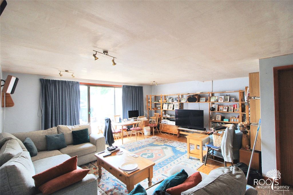 Property photo 2 of 12 Picture No. 01
