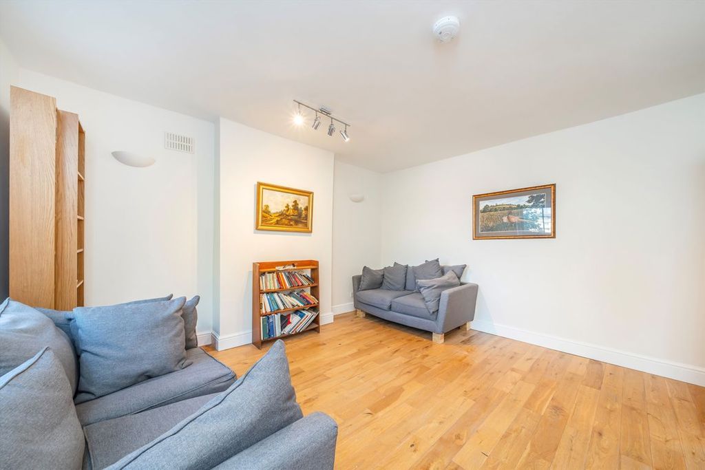 Property photo 3 of 5