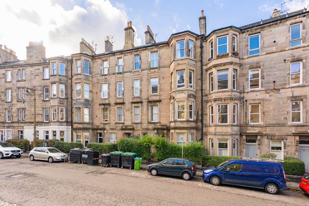 Property photo 1 of 30 19 1F3 Polwarth Crescent 03