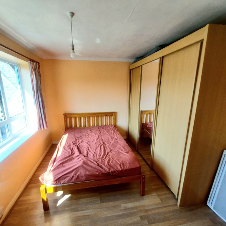 Property photo 2 of 5