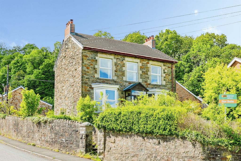 Property photo 2 of 30
