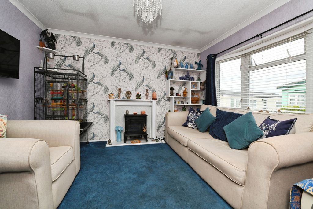 Property photo 2 of 17 Photo