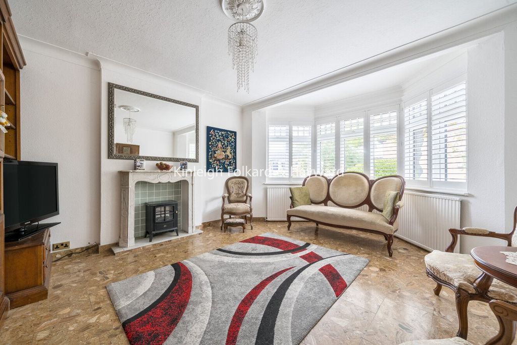 Property photo 3 of 18 Picture No. 33