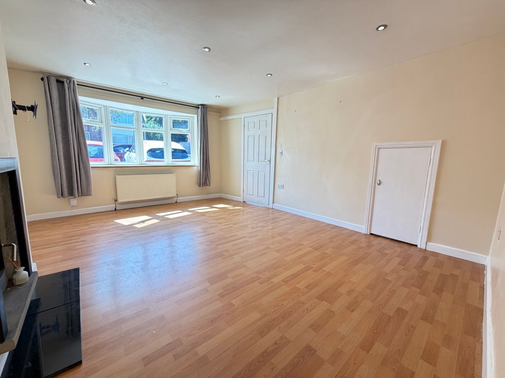 Property photo 3 of 17 Image