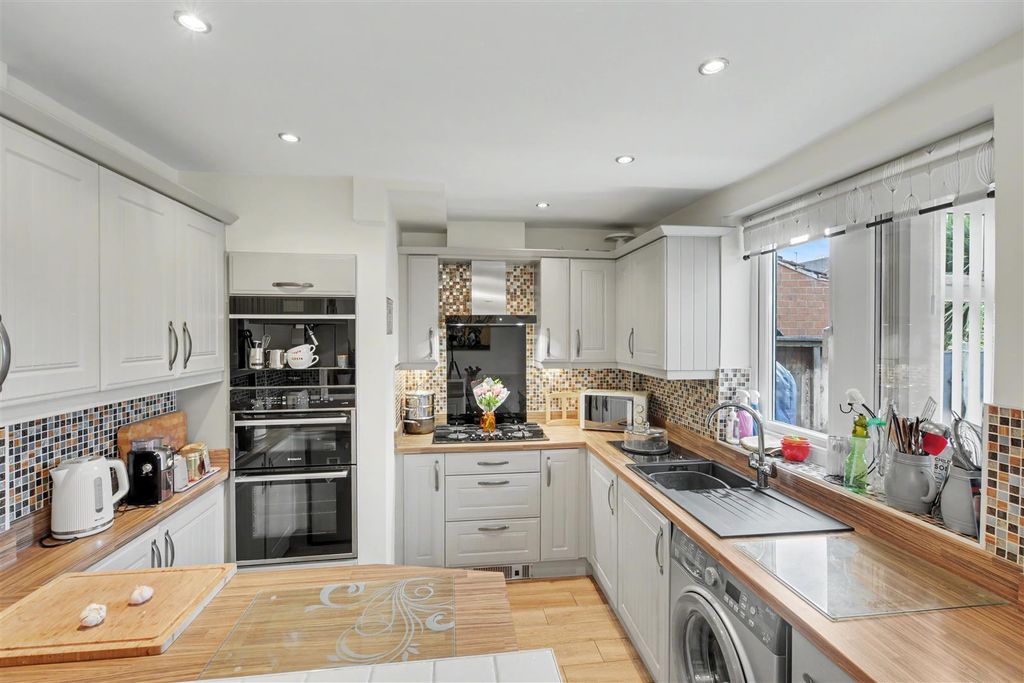 Property photo 2 of 20 Kitchen_3.Jpeg