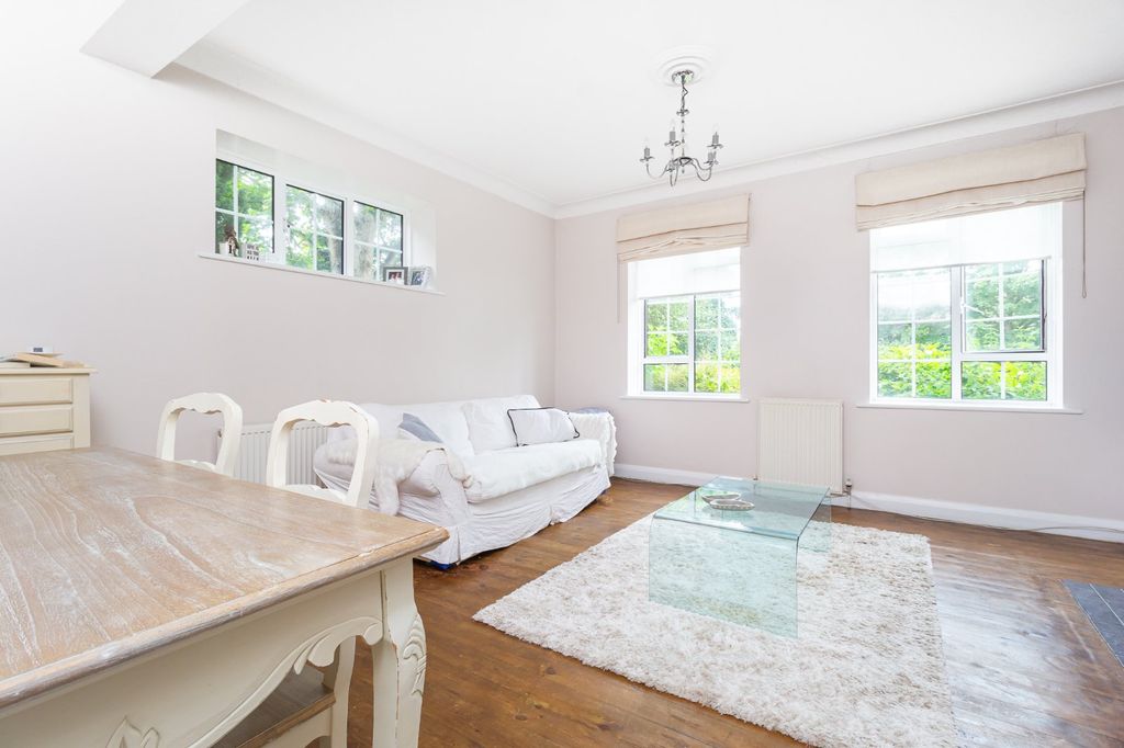 Property photo 3 of 14 Picture No. 18