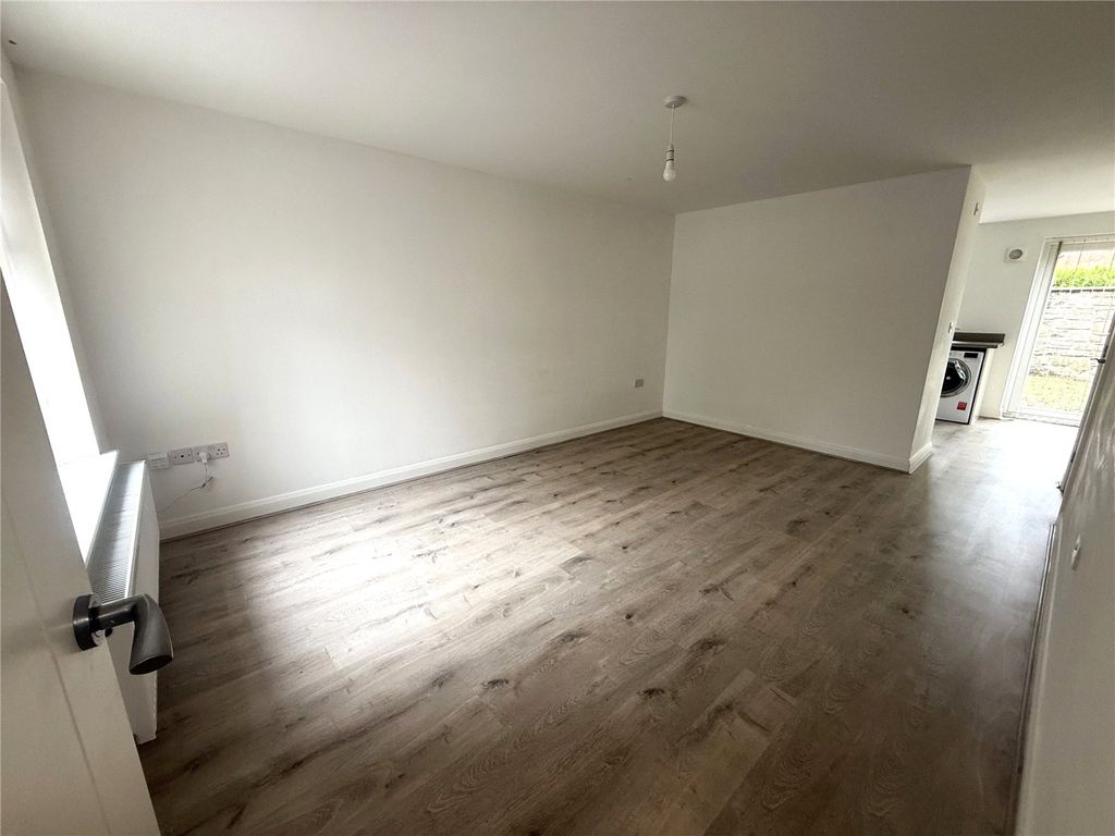 Property photo 2 of 19 Picture No. 20