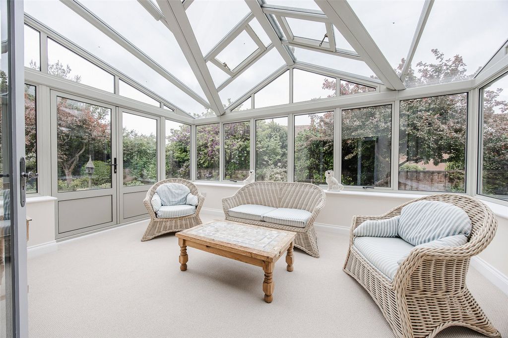 Property photo 3 of 14 Garden Room