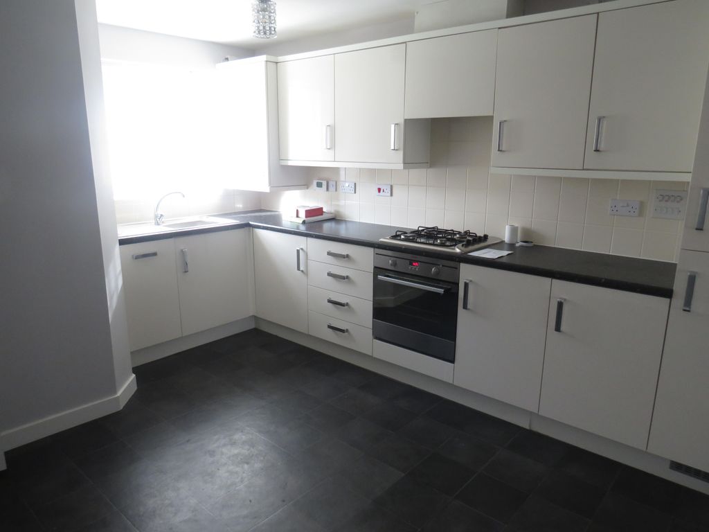 Property photo 3 of 5 Kitchen