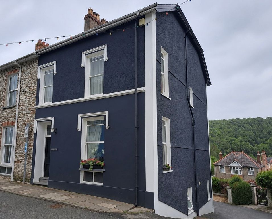 Property photo 1 of 32