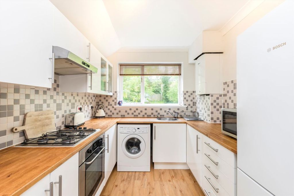 Property photo 3 of 6