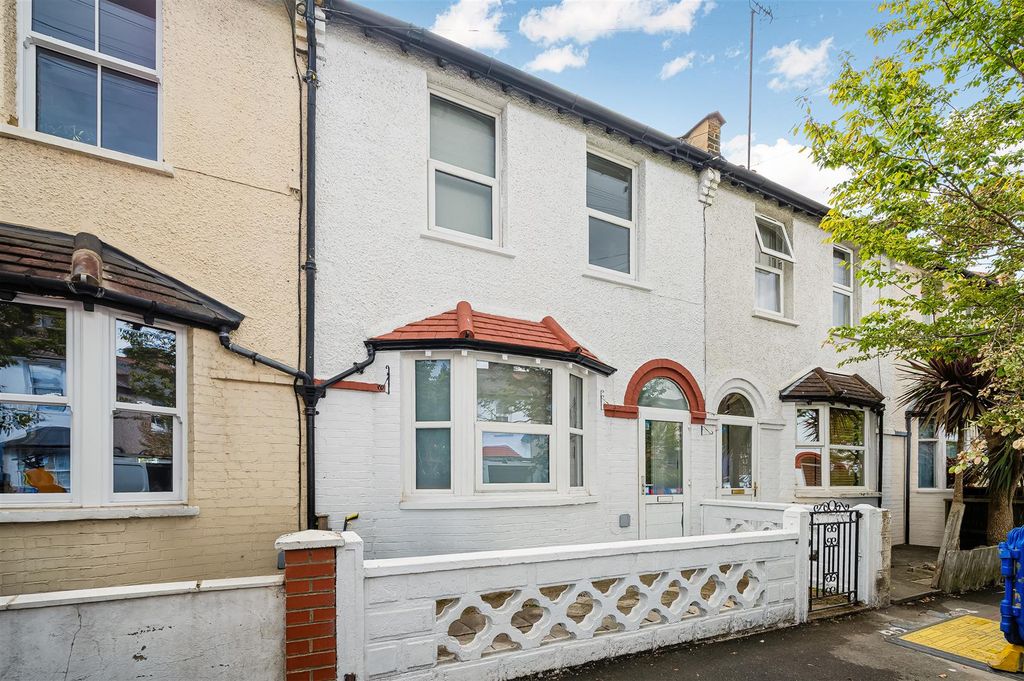 Property photo 1 of 12