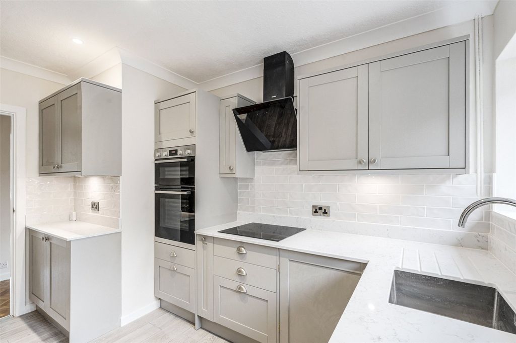 Property photo 2 of 24 Picture No. 28