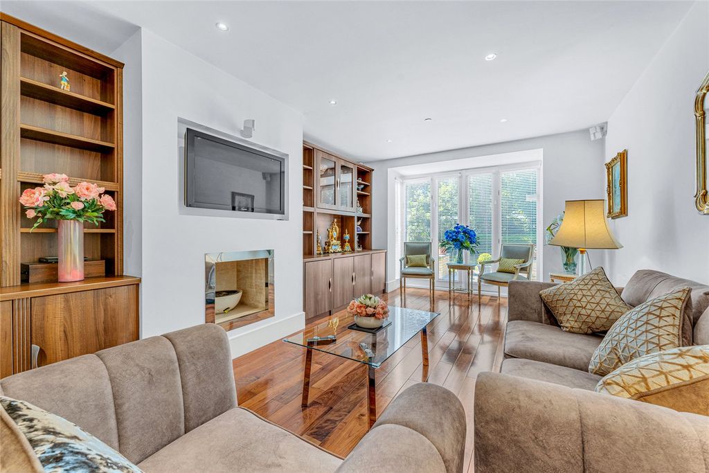 Property photo 3 of 16 Picture 3