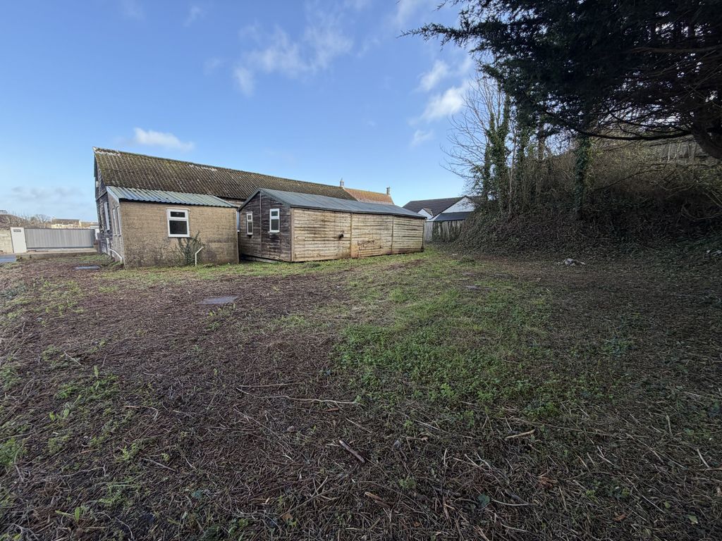 Property photo 3 of 4