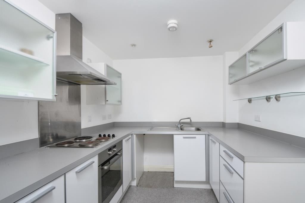 Property photo 2 of 8 Kitchen