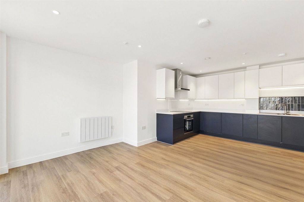 Property photo 3 of 14 Picture No. 15