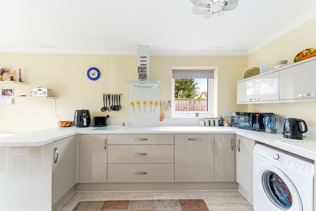 Property photo 2 of 17 Gallery