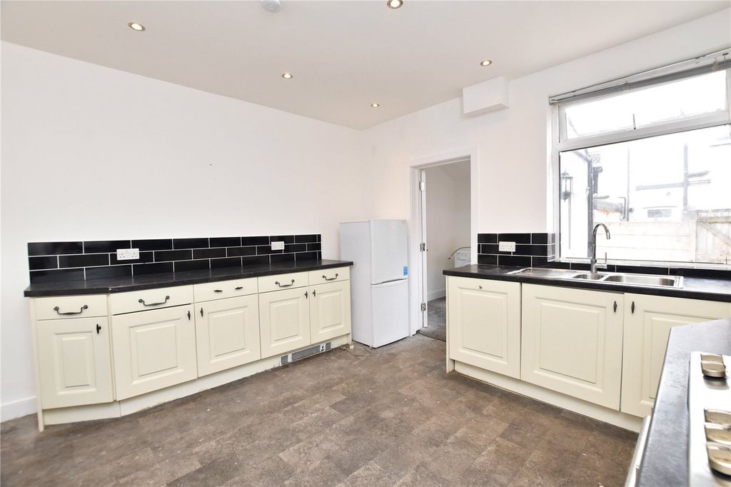 Property photo 1 of 14 Kitchen Diner