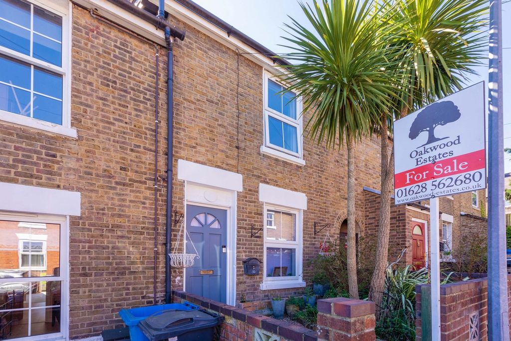Property photo 1 of 12