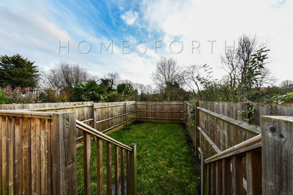 Property photo 3 of 14 Photo 9