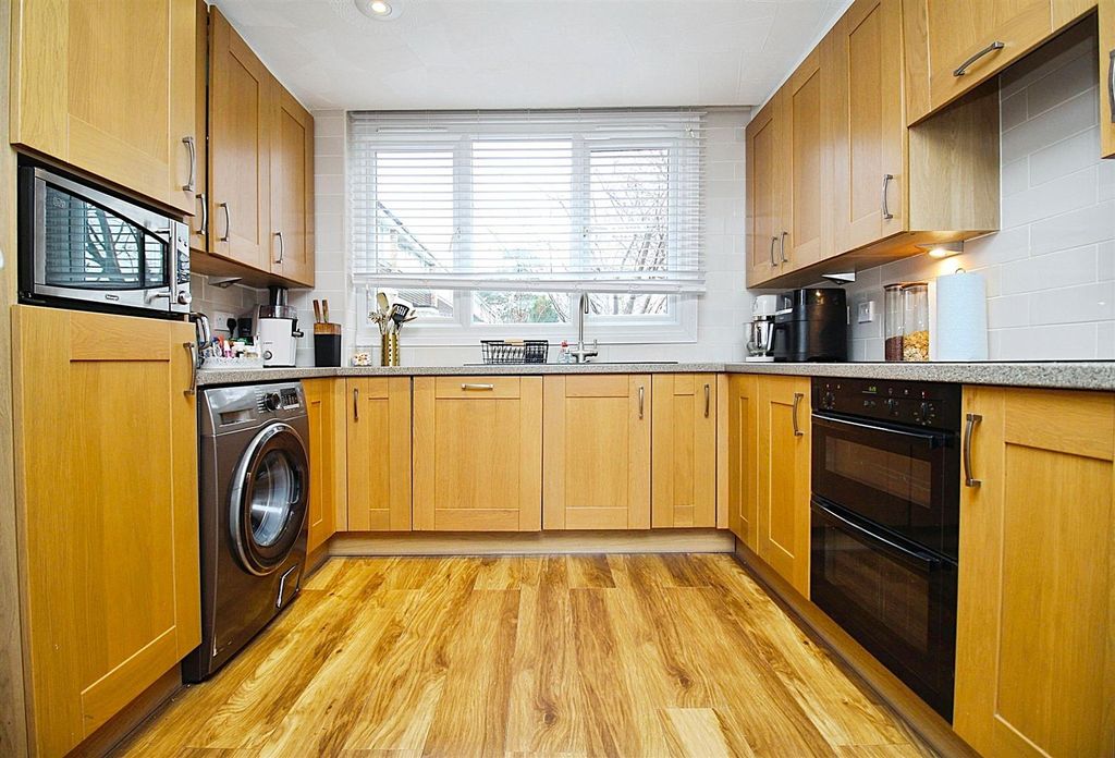 Property photo 2 of 16 7B52A90E-Img_2067.Jpg