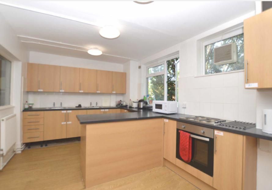 Property photo 2 of 6 Kitchen.Jpg