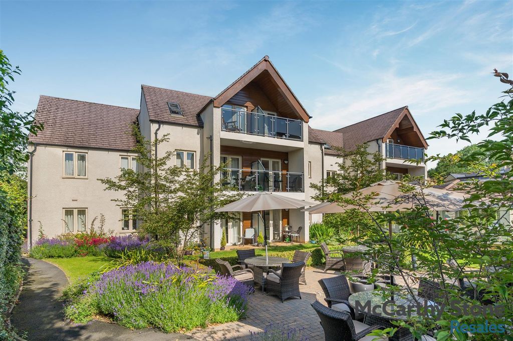 Property photo 1 of 30 8696569-Exterior03.Jpg