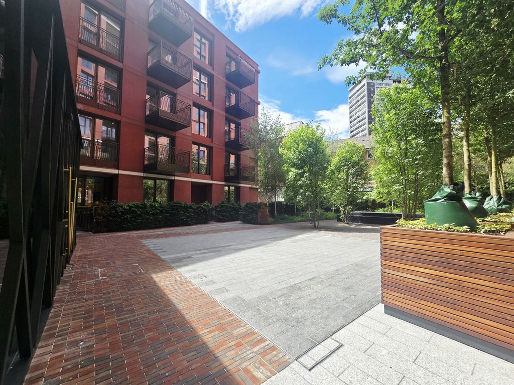 Property photo 1 of 12 Nelsons Are Proud To Present This Beautifully Presented One-Bedroom Apartment Set Within The Prestigious West End Gate Development In Paddington.