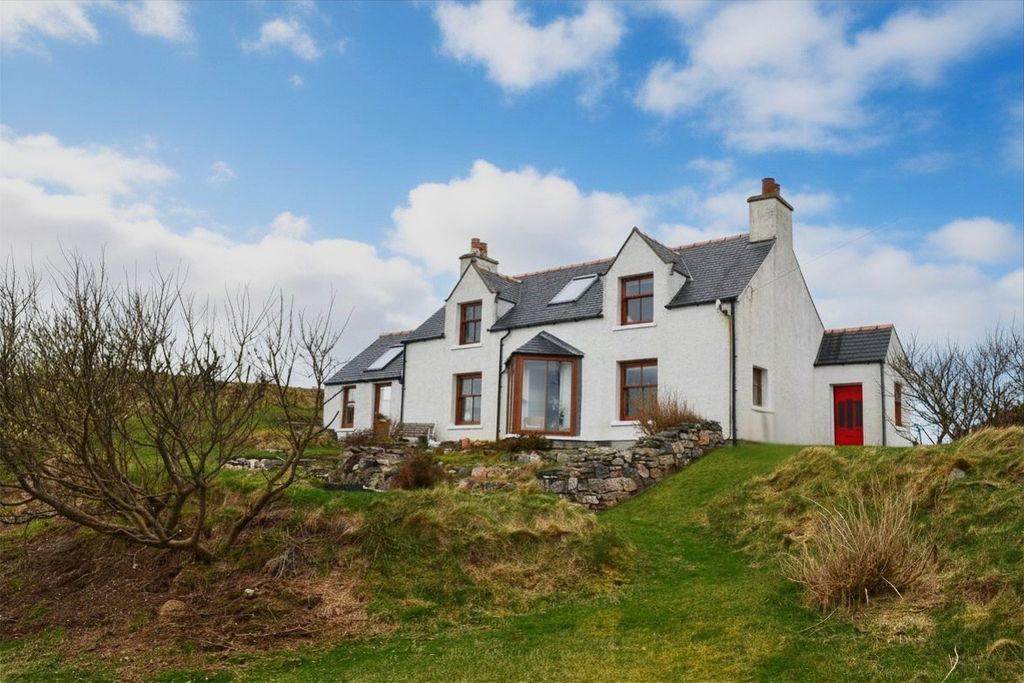 Property photo 1 of 42 Valtos, Uig