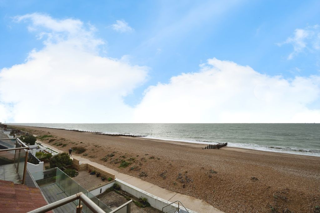 Property photo 3 of 21 Photo