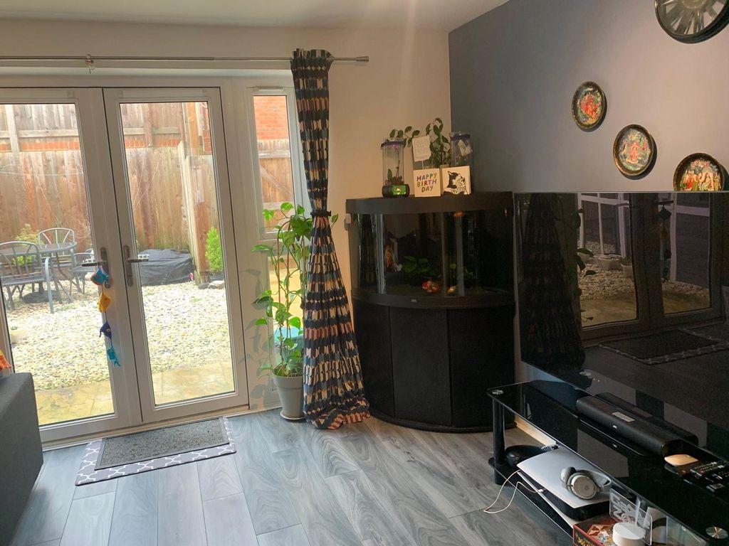 Property photo 3 of 9 Lounge/Diner