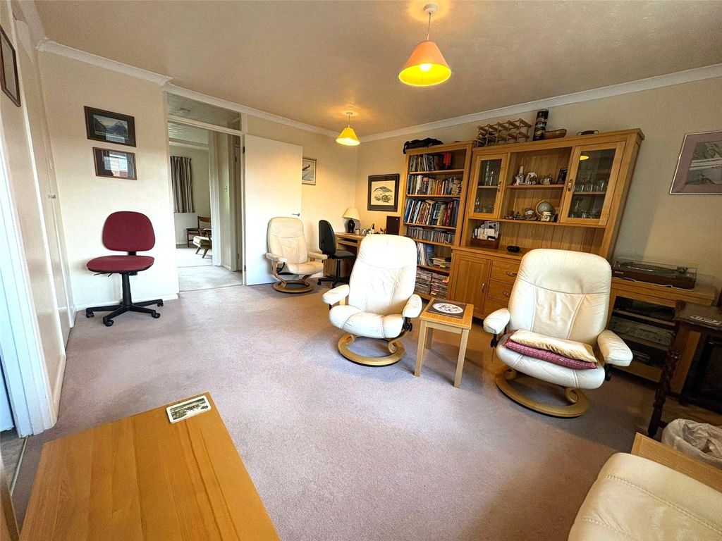 Property photo 2 of 11 Picture No. 18