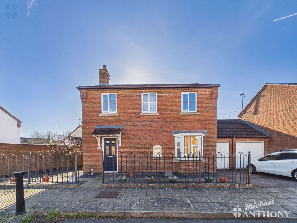 Property photo 1 of 13 13897d6Ed2cd463A8ce9Ed5543740923_80_Cam03218G0-Pr0929-Still022