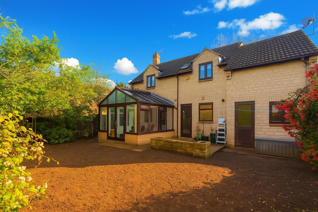 Property photo 2 of 16 Image