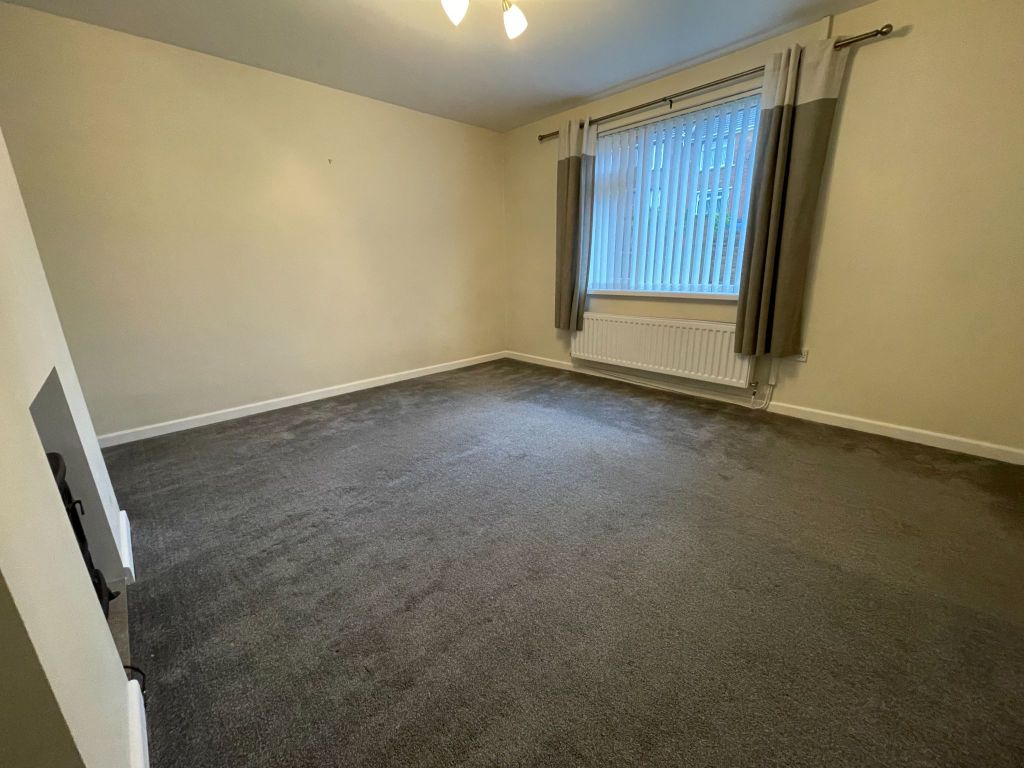 Property photo 3 of 12 Photograph 4