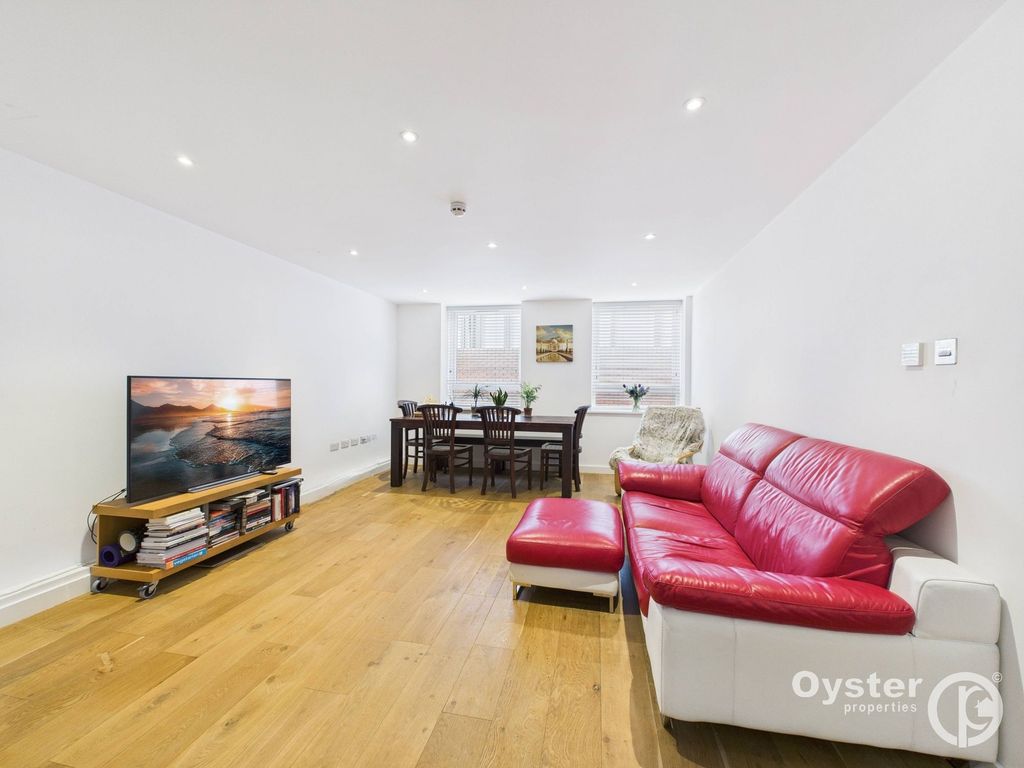 Property photo 1 of 9 Reception