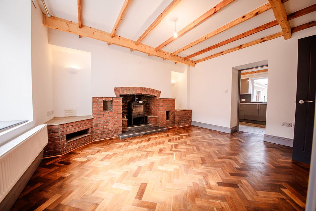 Property photo 2 of 33