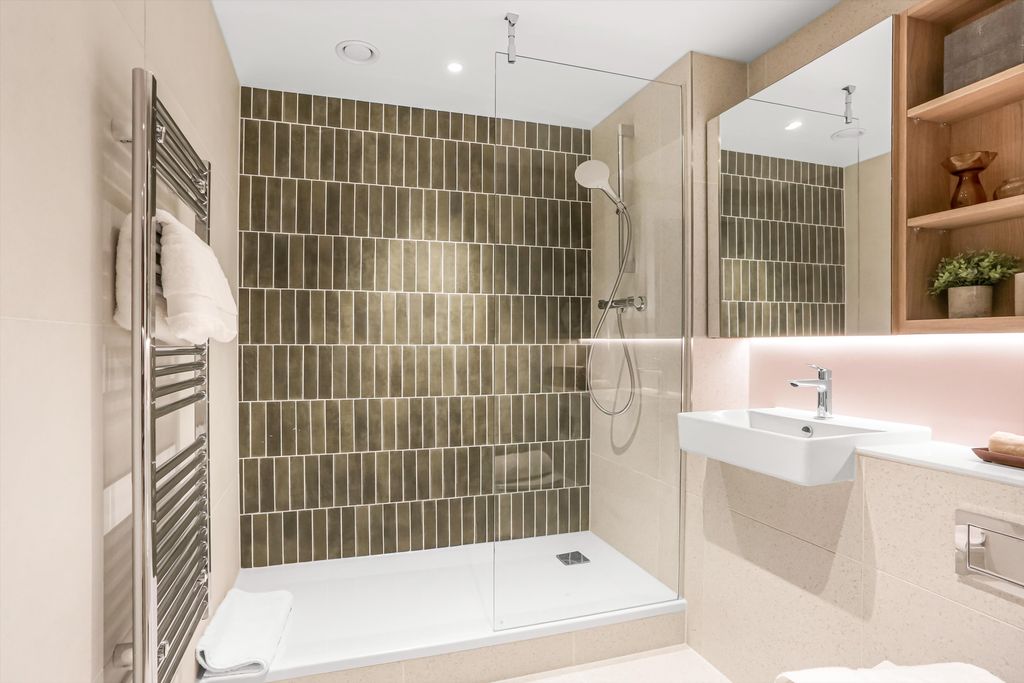 Property photo 3 of 19 Image