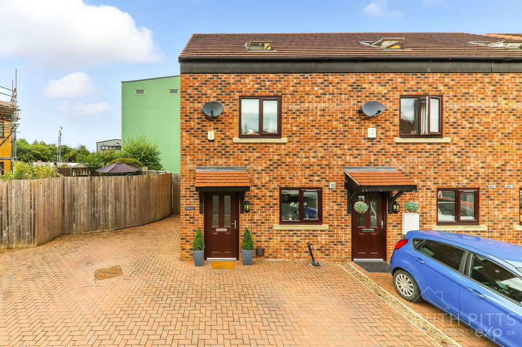 Property photo 1 of 31