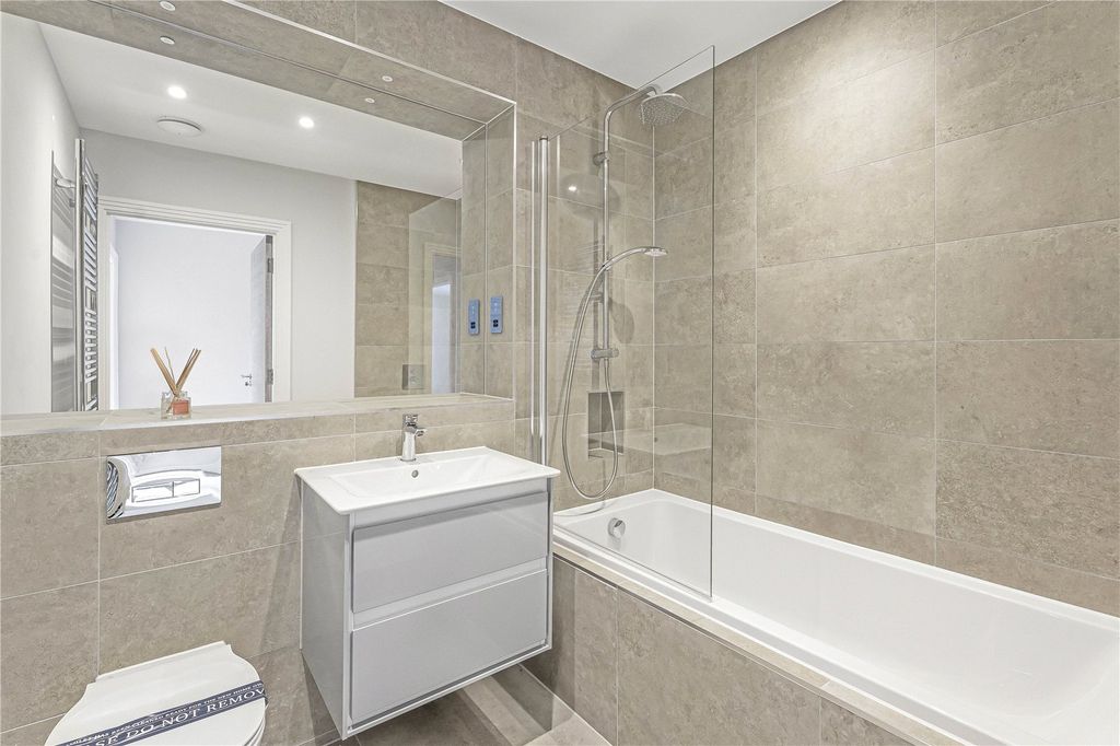 Property photo 2 of 5 Picture No. 19