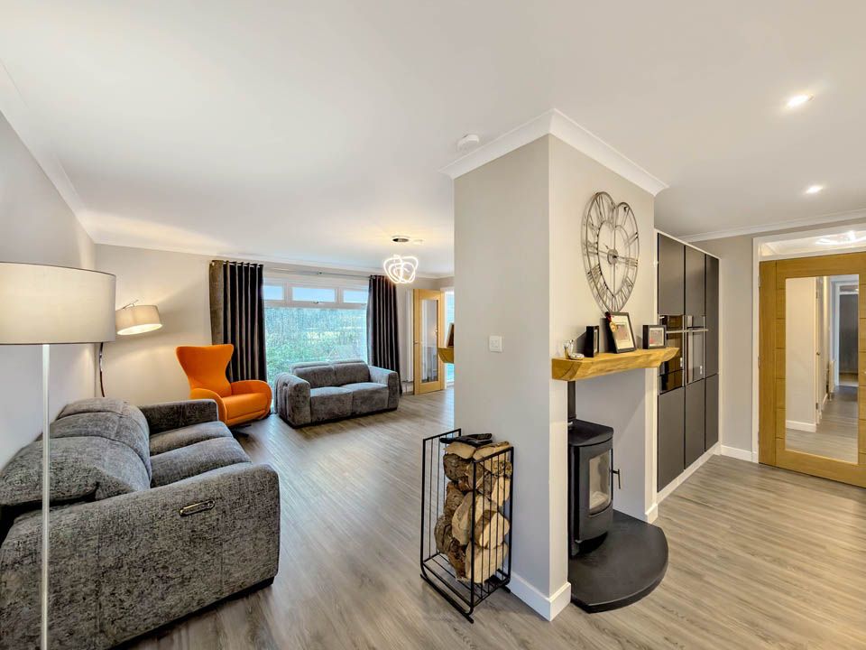 Property photo 2 of 28