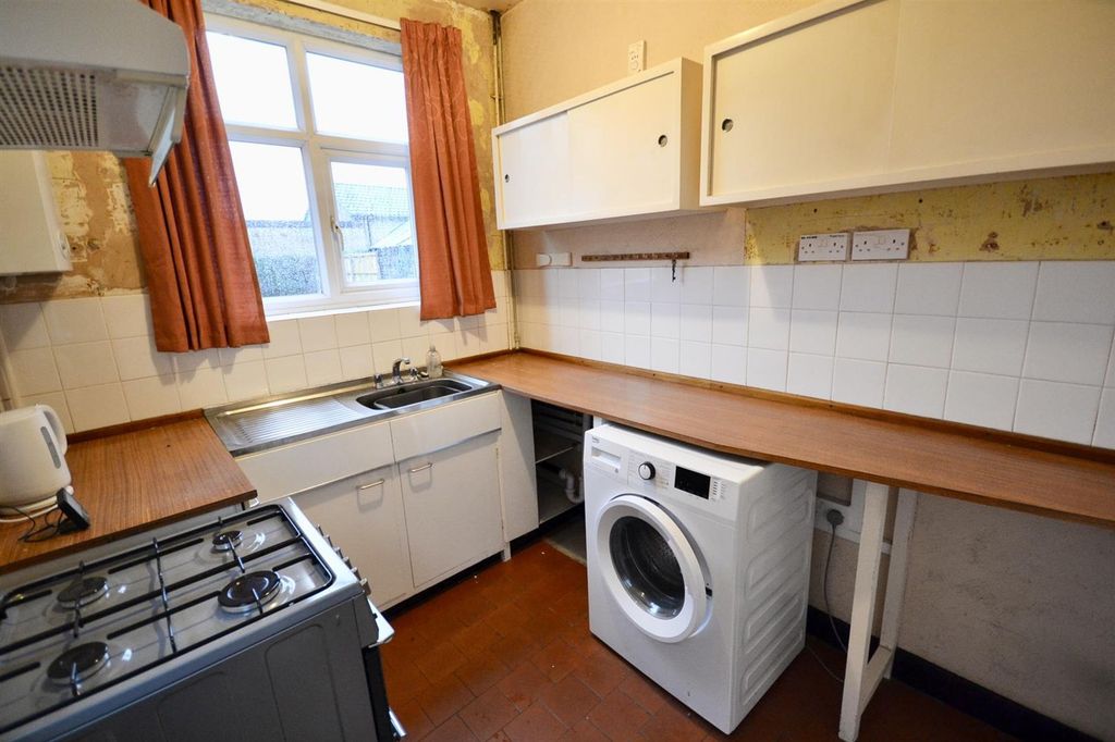 Property photo 2 of 18 Kitchen