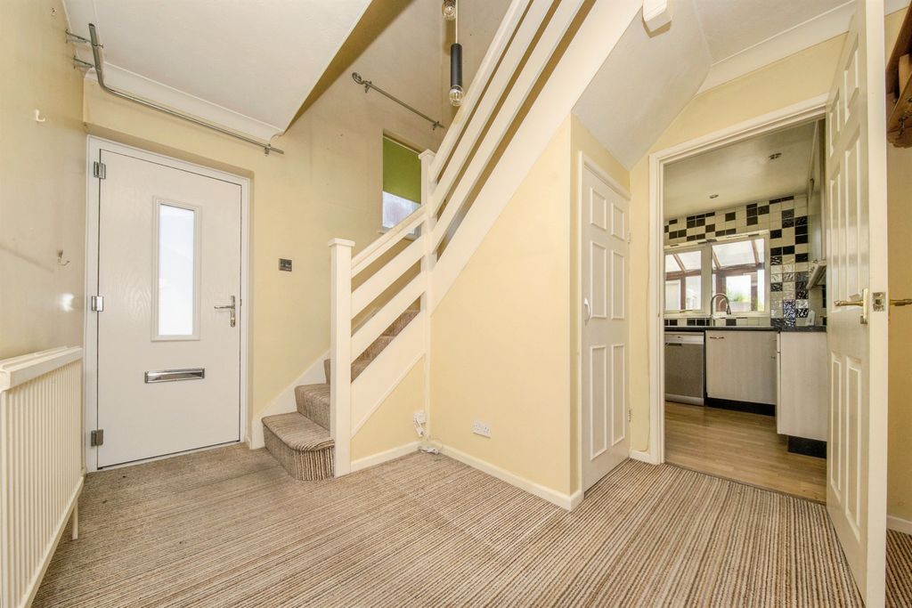Property photo 2 of 20