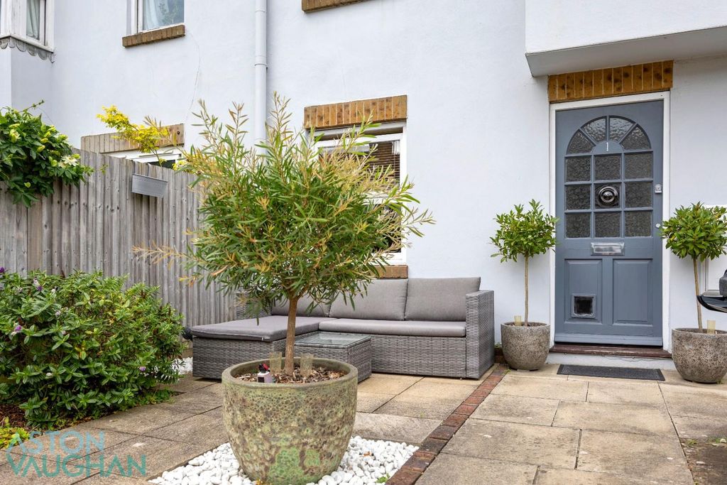 Property photo 3 of 22