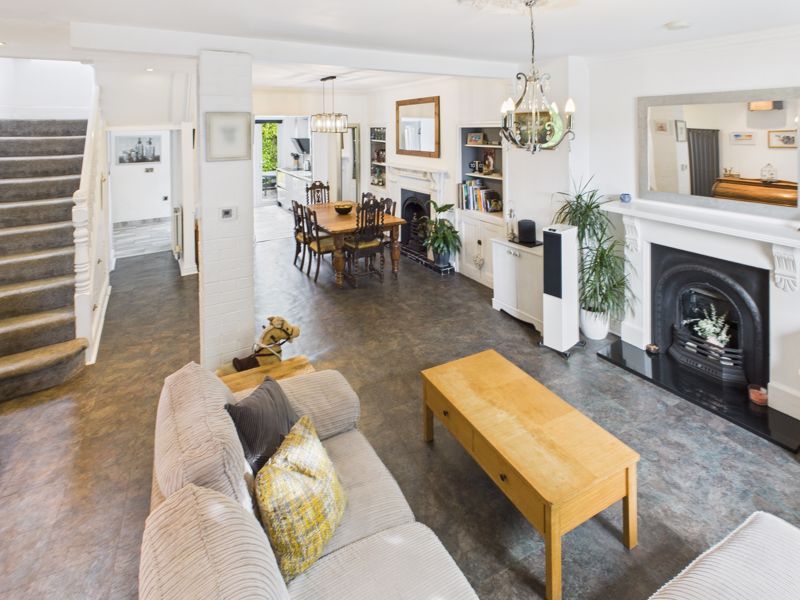 Property photo 2 of 11 Lounge/Diner