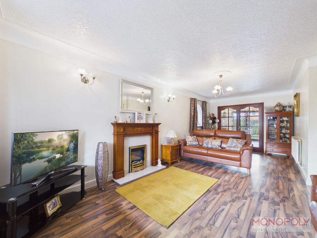 Property photo 3 of 28