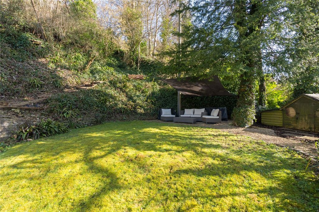 Property photo 3 of 22 Gardens